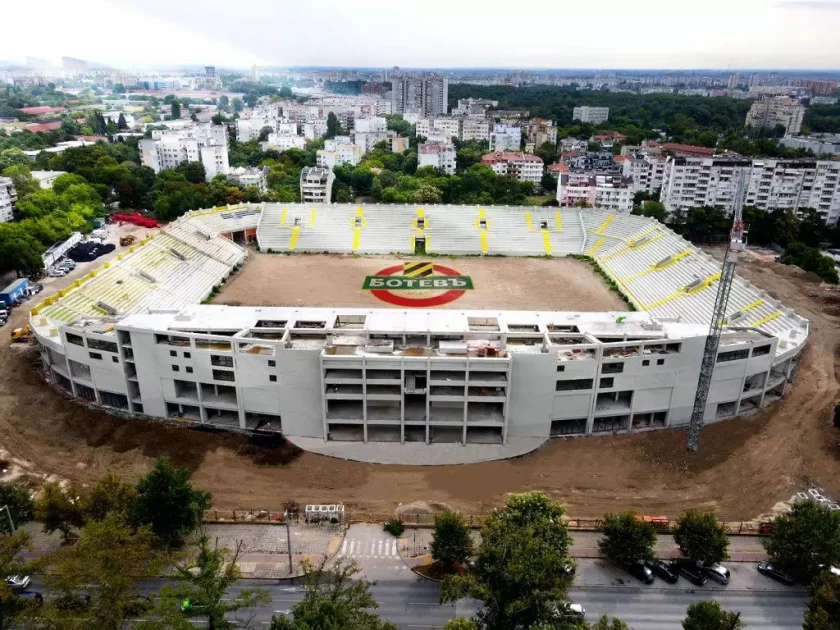 Собственикът на фирмата, която строи стадион Христо Ботев“ - Илиян