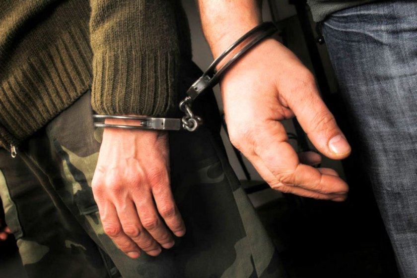 Оставиха в ареста двама от младежите, обвинени за убийството на