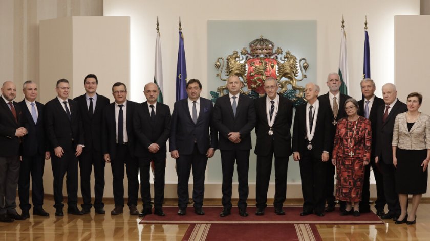 Радев награди български учени в Гербова зала 