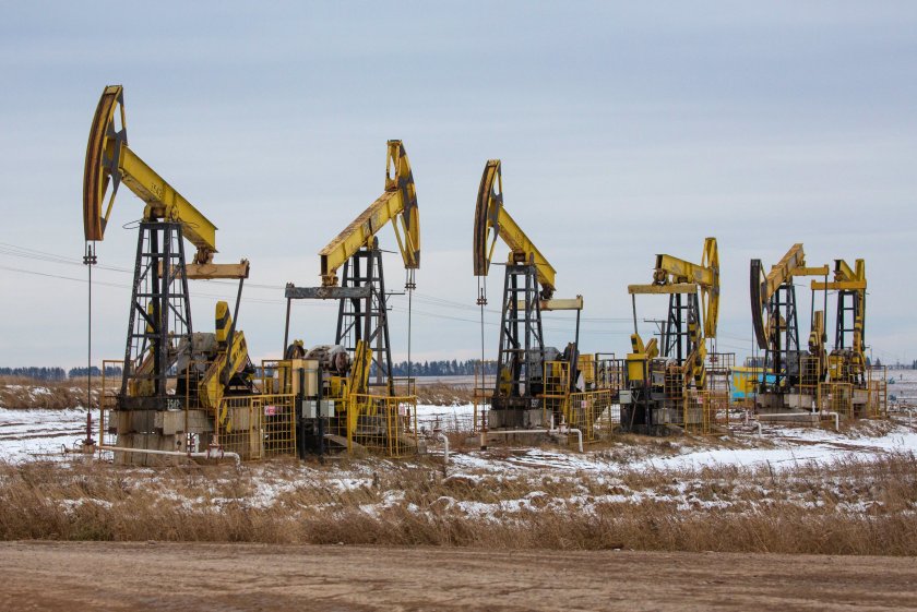 Приходите на Русия от петрол намаляха с 42%