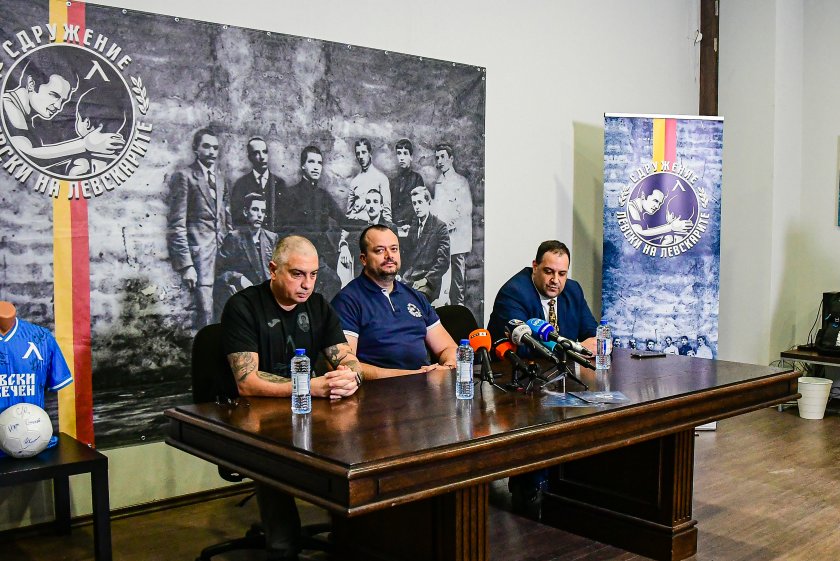 Председателят на Тръст Синя България Момчил Лазаров заяви, че не