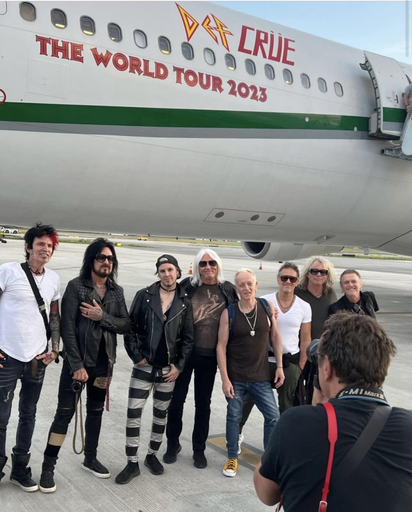 Def Leppard и Mötley Crüe тръгнаха на световно турне с уникален самолет