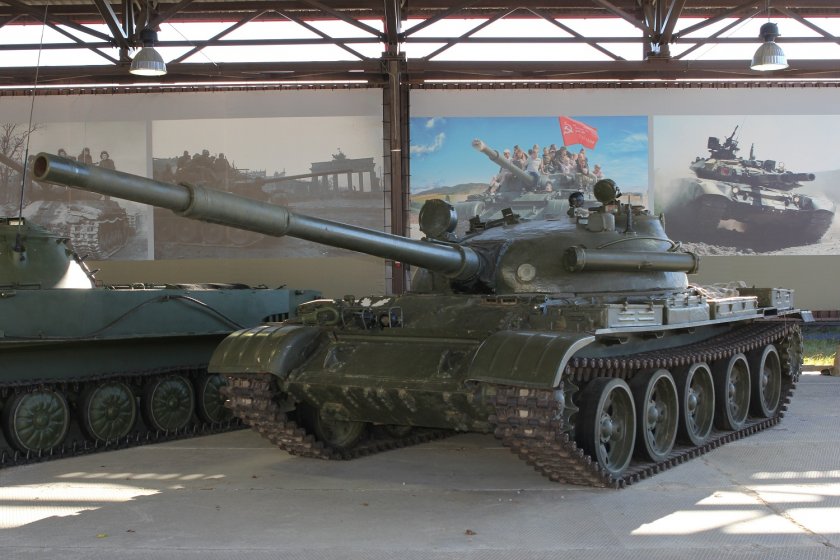 Русия вади от складове и музеи остарели танкове, за да ги използва