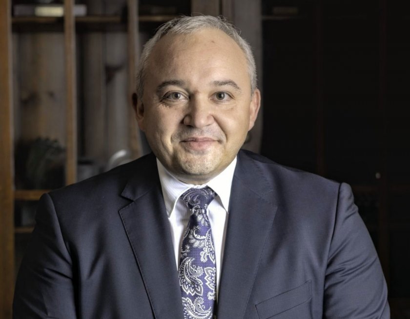 Задържаната бременна жена, превозваща мигранти, е позната на полицията. Преди