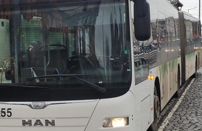 Поредно нападение над автобус от градския транспорт в Пловдив. Инцидентът