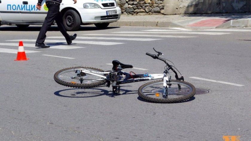Кола помете велосипедистка в Пловдив