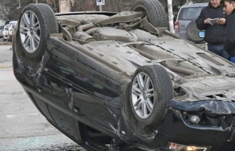 25-годишен шофьор загина в нива край Асеновград