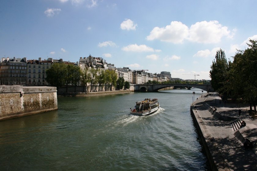 Париж ми е Индия - след 100 години разрешиха на парижани да се къпят в Сена!