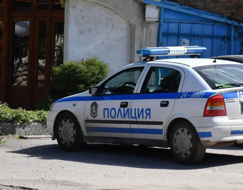 Пиян шофьор се заби в закусвалня след гонка с полицията в Дулово