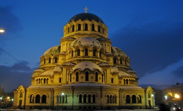 Катедралният храм Св. Александър Невски потъна в мрак и това