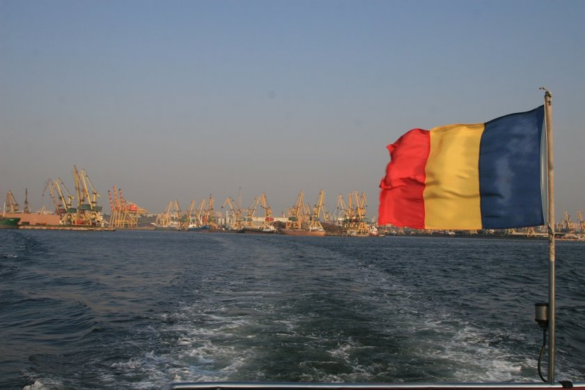 В пристанище Констанца остават задържаните три български риболовни кораба, заради