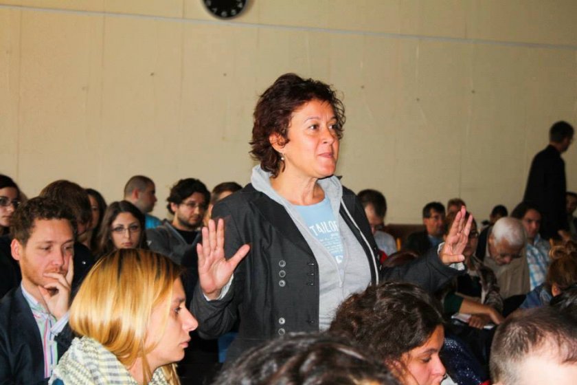 Кандидат-депутатката от ДБ Антоанета Цонева се възмути от закачките из