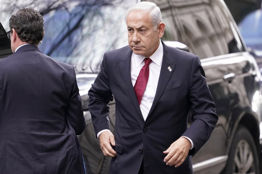 Израелският премиер Бенямин Нетаняху свика среща на коалиционните партньори, на която е