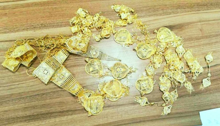 Над 1.6 кг златни накити за 196 822 лева задържаха митническите служители