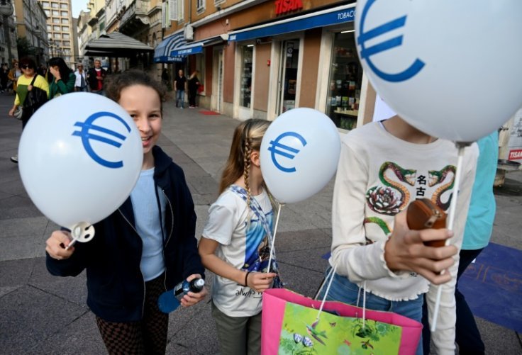 Хърватия прие еврото и отхвърли работата в неделя 