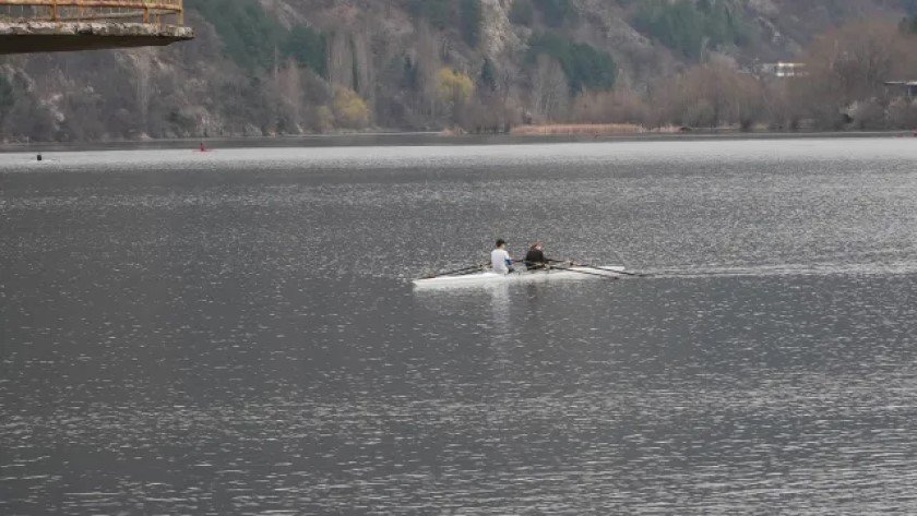 Водорасли, боклуци и отпадни води в езерото Панчарево