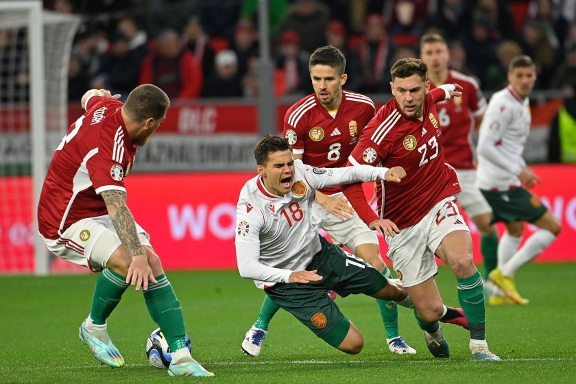 Унгария води на България с 3:0 на полувремето в мач