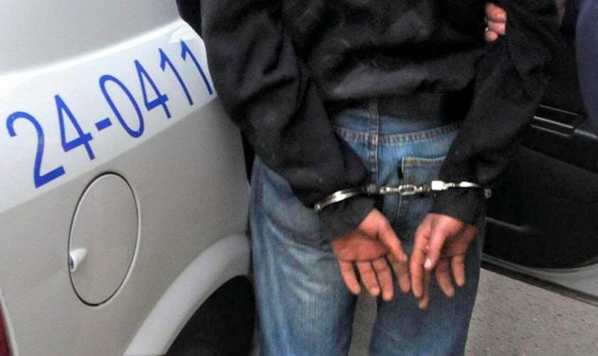 Ученик е арестуван за бомбените заплахи в училищата