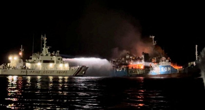 Пожар на филипински пътнически ферибот погуби 28 души