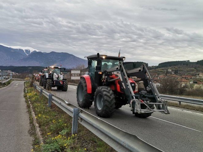 Пореден фермерски протест срещу вноса на украинско зърно
