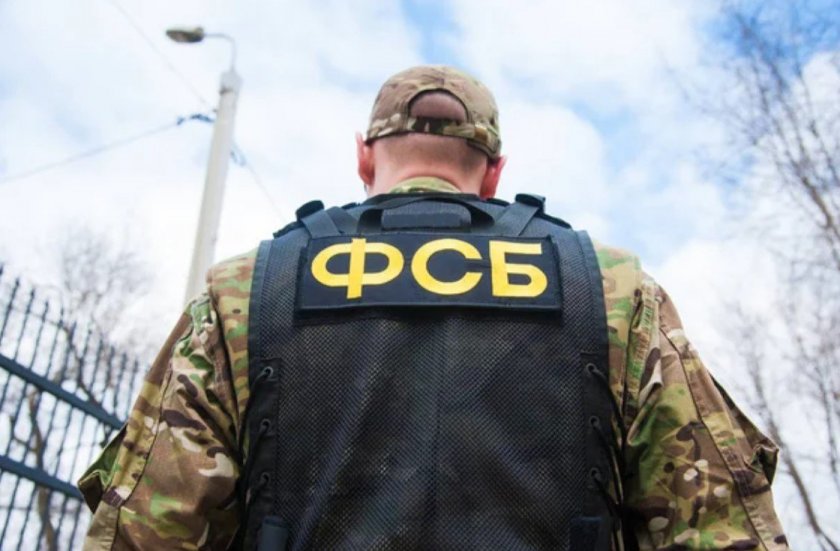 Украински самолет падна в Русия, пилотът е задържан
