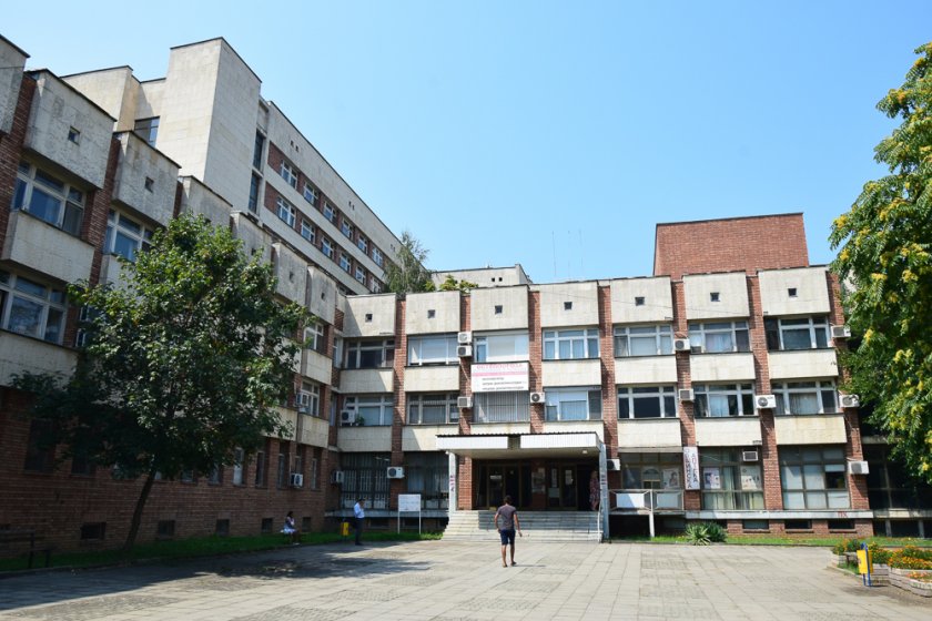 Десетки ученици в Петрич са в болница след хранително отравяне