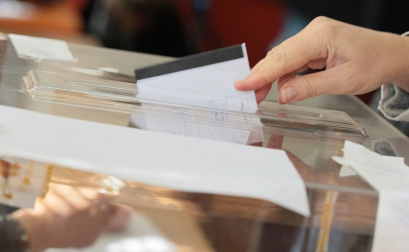 27,54% е избирателната активност в област Бургас към 16 ч.