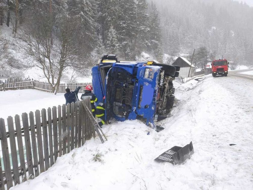 Сняг блокира много пътища в Румъния