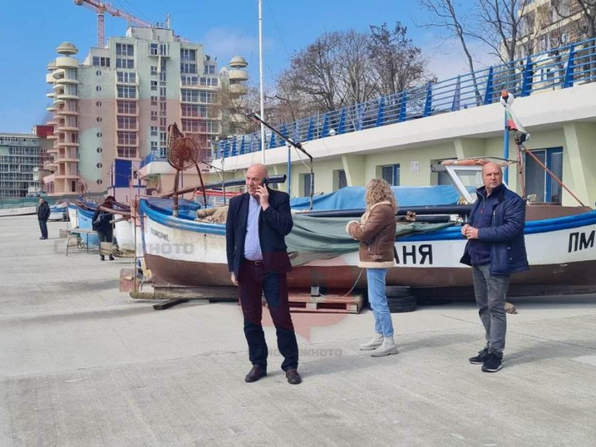 Икономическа полиция влезе в пристанището в Поморие