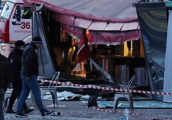 25 са пострадали при взрив в кафене в Санкт Петербург