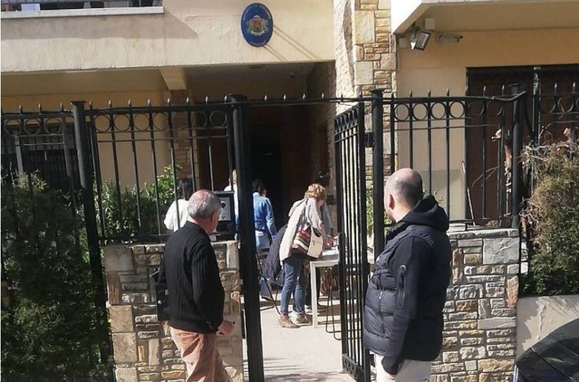 В Кипър изборният ден протича спокойно, без нарушения, но със