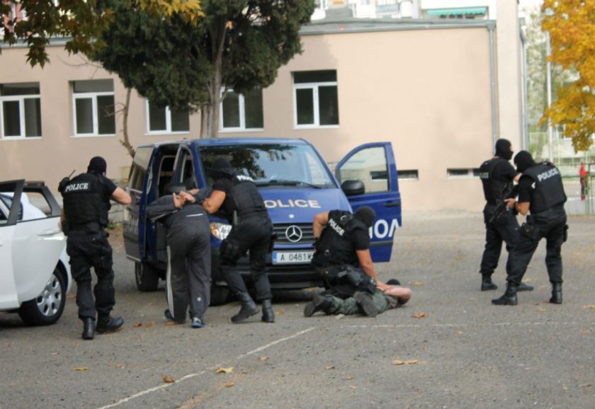 Арестуваха българи за трафик на хора в Лион