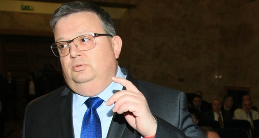 Сотир Цацаров иска да се промени даването на българско гражданство срещу инвестиция