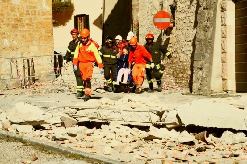 Мощно земетресение и 68 ранени в Албания