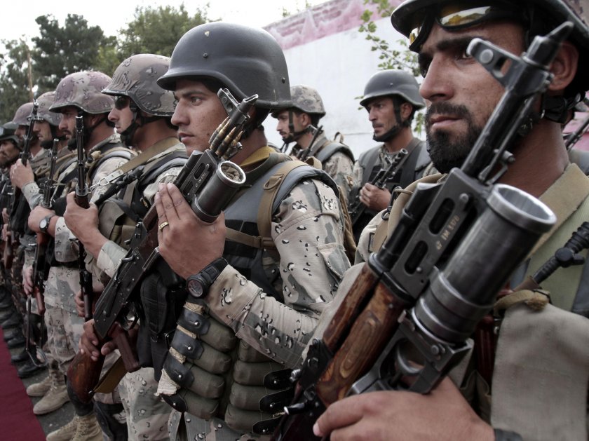 Най-малко 35 убити и 13 ранени в Афганистан