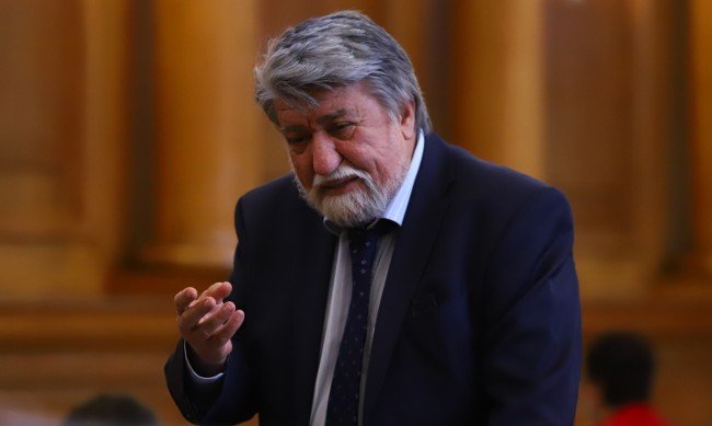 Самата политика е низ от компромиси, това е политиката. Като