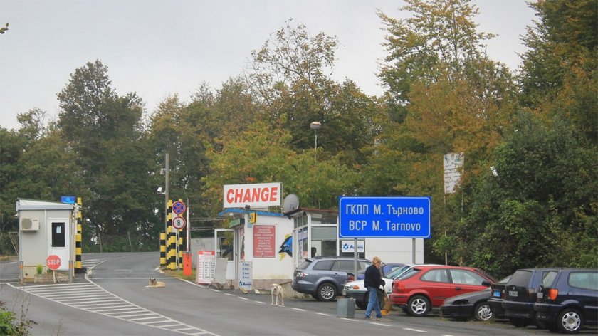 3-километрова опашка на ГКПП "Малко Търново"