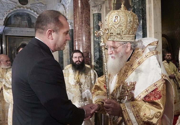 Президентът: Възкресението дава надежда и крепи вярата в по-добрия утрешен ден