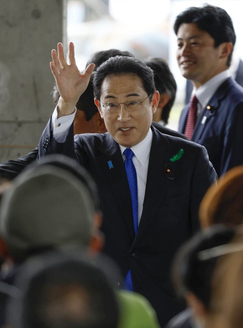 Японският премиер Фумио Кишида поднови предизборната си дейност, прекъсната по-рано
