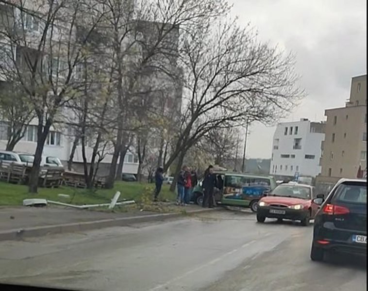 Катастрофа в столичния квартал "Люлин", жена е пострадала 