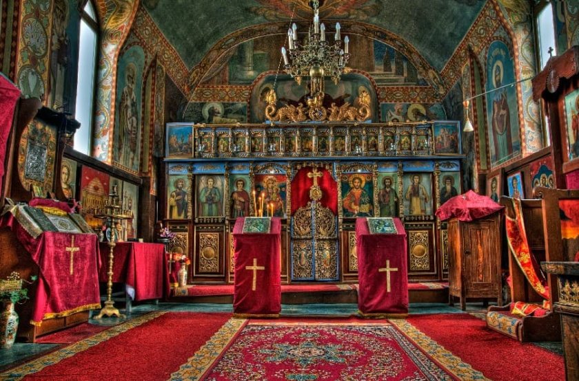 Православието чества Св. Анастасий и Теодор Трихина