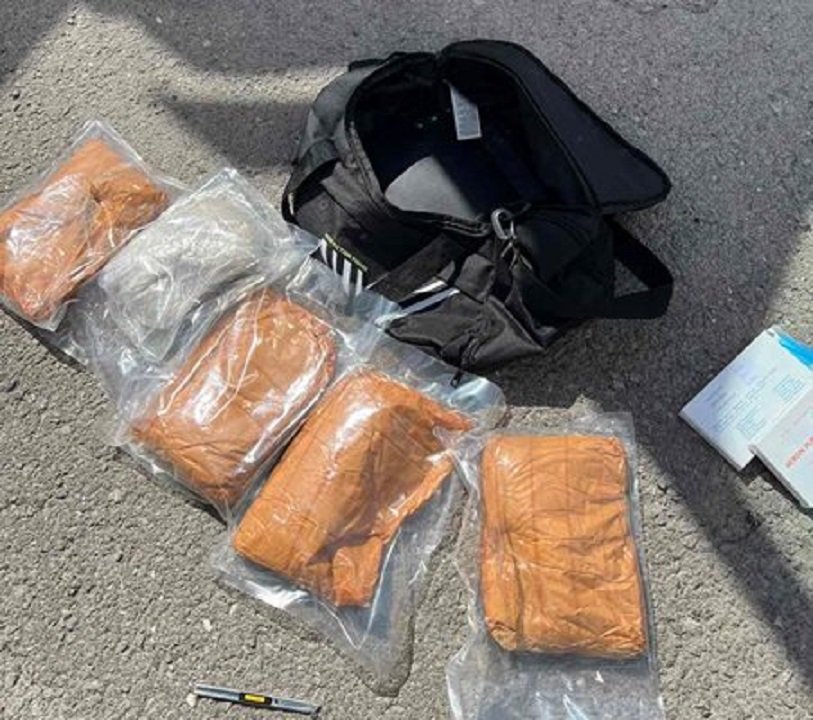 Митничари спипаха 5 кила хероин и килограм „бело“ на Калотина