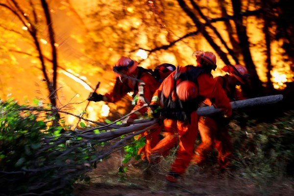 Пожар изпепели склад в Благоевград 
