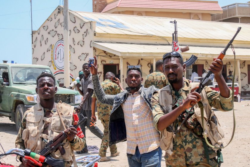 Враждуващите главнокомандващи на Судан се споразумяха за 24-часово прекратяване на