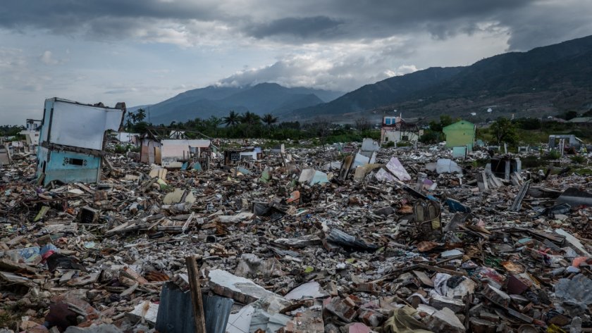 Земетресение с магнитуд 7,4 разлюля индонезийският остров Суматра, съобщи Индонезийската геофизическа служба, цитирана от