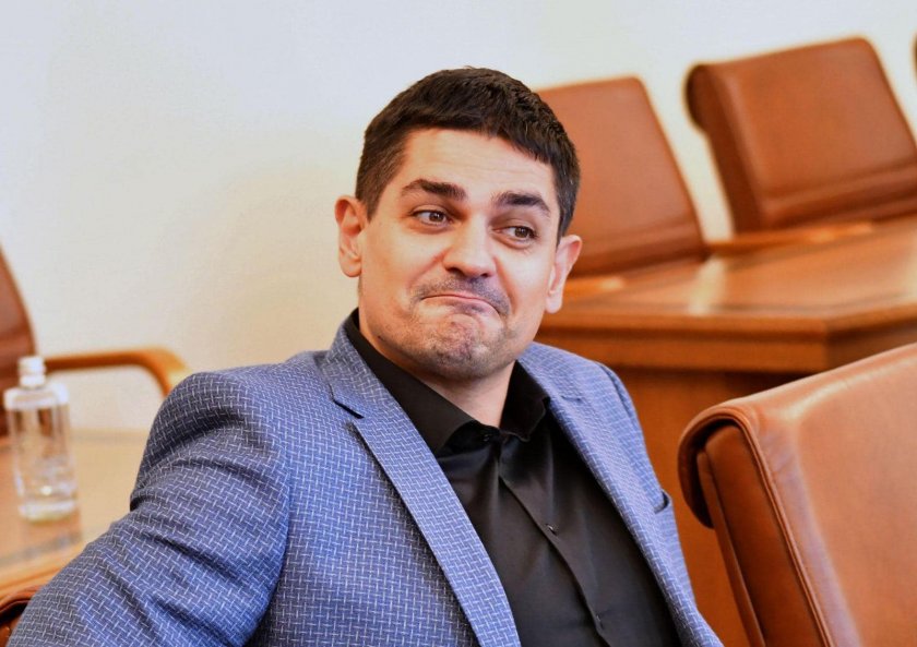Главният прокурор Иван Гешев внесе в деловодството на 49-ото Народно