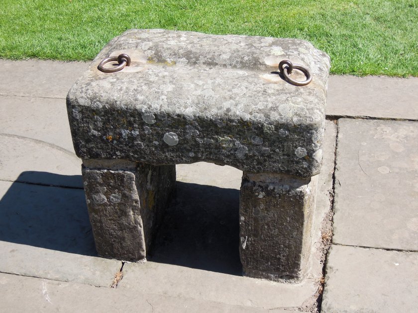 Древният Камък от Скун“, върху който монарсите на Великобритания са