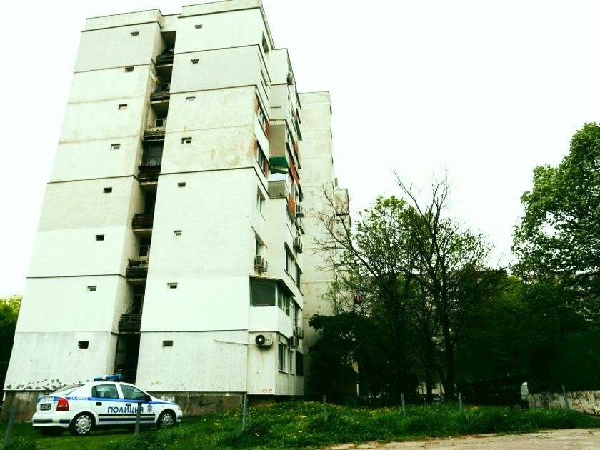 3 години се крил от ченгетата барикадиралият се вчера мъж