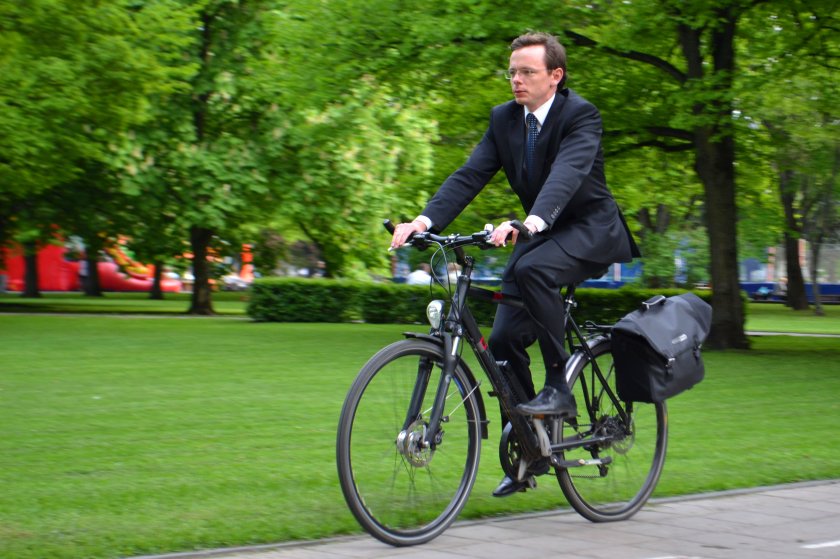 Белгия ще плаща на хората, които ходят на работа с велосипед