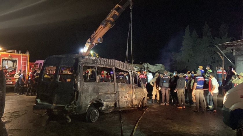 12 загинаха във верижна катастрофа в Хатай